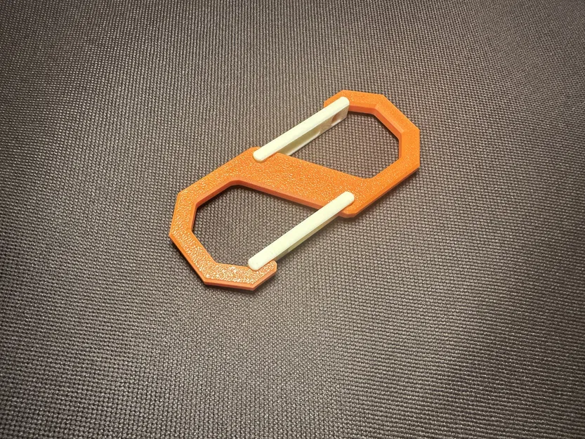 Móc Carabiner Dual Lock – In 3D Hoàn Toàn - Image 1