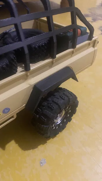 Blatnik na Toyota LC79 (mn82) – Chắn bùn sau off-road - Image 1