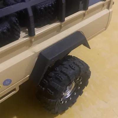 Blatnik na Toyota LC79 (mn82) – Chắn bùn sau off-road