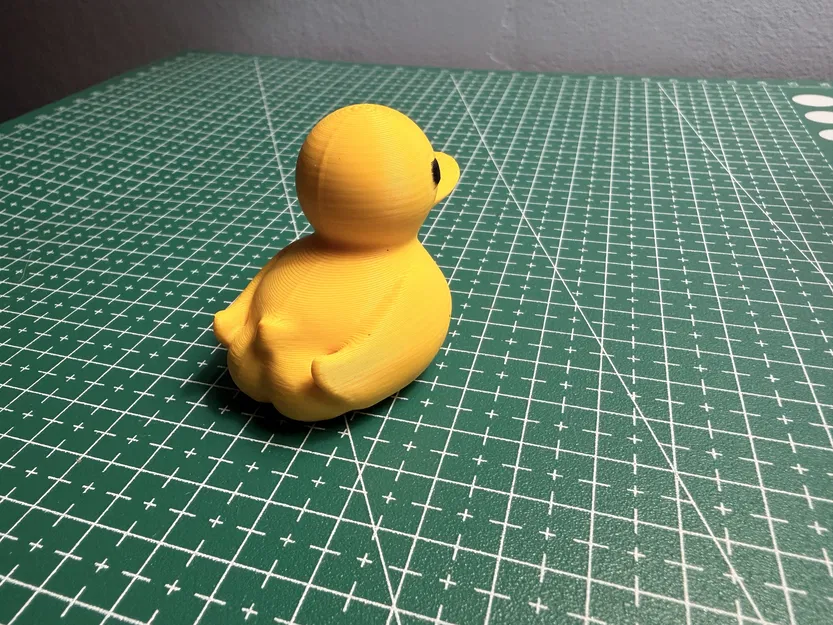Vịt cao su mông nhỏ (Little butt rubber ducky) - Image 1