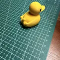 Vịt cao su mông nhỏ (Little butt rubber ducky) - Thumbnail 2