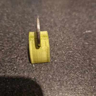 Đế trưng bày đồng xu 5p (5p coin stand)