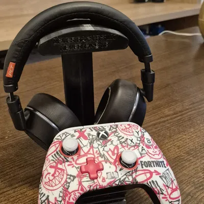 Stand Universal cho tai nghe & controller / Univerzální stojan na sluchátka a ovladač