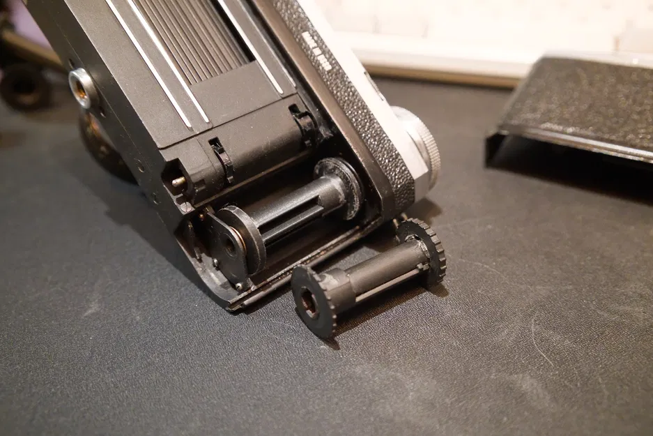 Kiev Takeup Spool – Ống cuốn phim thay thế cho máy ảnh Kiev - Image 1