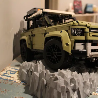 Stand trưng bày LEGO Technic Land Rover Defender