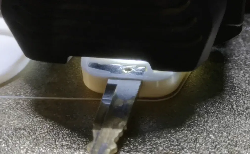 Vỏ chìa khóa Suzuki Swift thay thế (bản cải tiến) - Image 4