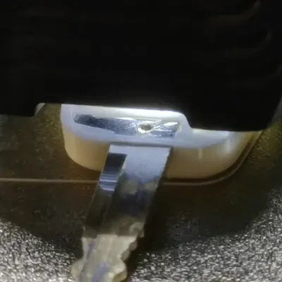 Vỏ chìa khóa Suzuki Swift thay thế (bản cải tiến)