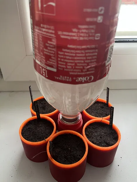 Chậu tự tưới với bình nước PET (Self-watering planter with PET water reservoir) - Image 1