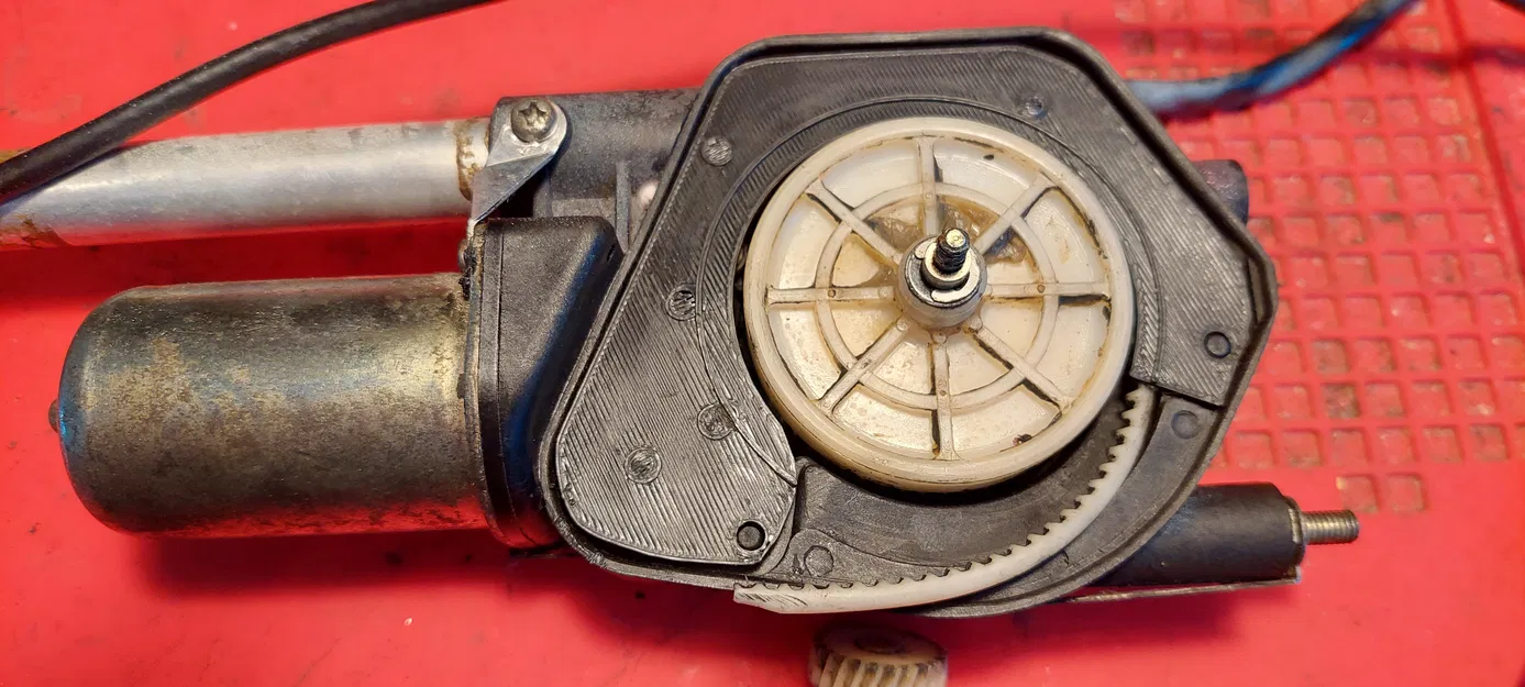 Tấm dẫn hướng bên trong power antenna Hitachi 300ZX - Image 3