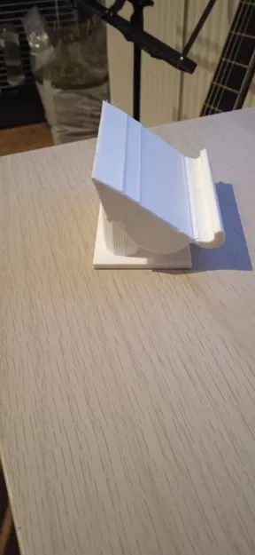 Stojánek na mobil (giá đỡ điện thoại) – mẫu 3D - Image 1