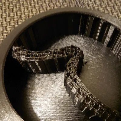 Tô nước gần như không đổ (Almost unspillable water bowl)