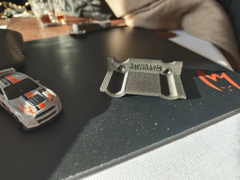 Giá treo tường trưng bày xe Hot Wheels (đỡ 2 xe) - Image 2