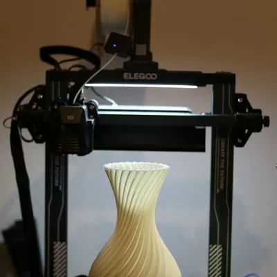 Bình Hoa Xoắn Ốc Thanh Lịch – Decor Nhà Phong Cách Hiện Đại