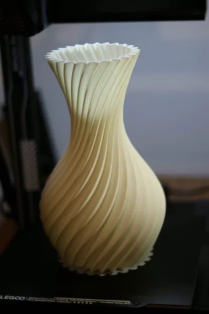 Bình Hoa Xoắn Ốc Thanh Lịch – Decor Nhà Phong Cách Hiện Đại - Image 2