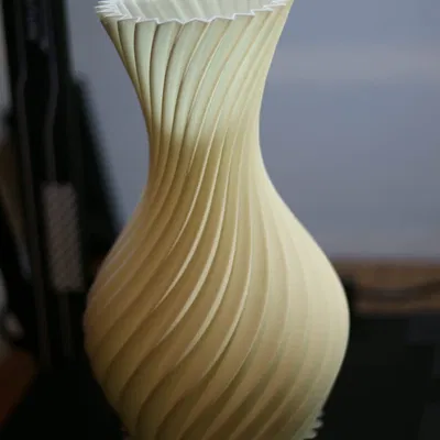 Bình Hoa Xoắn Ốc Thanh Lịch – Decor Nhà Phong Cách Hiện Đại