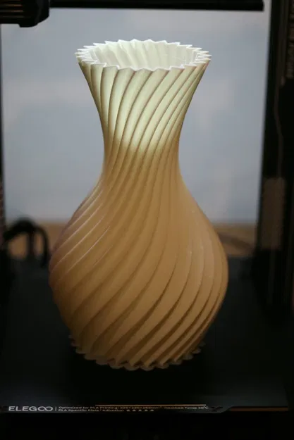 Bình Hoa Xoắn Ốc Thanh Lịch – Decor Nhà Phong Cách Hiện Đại - Image 3