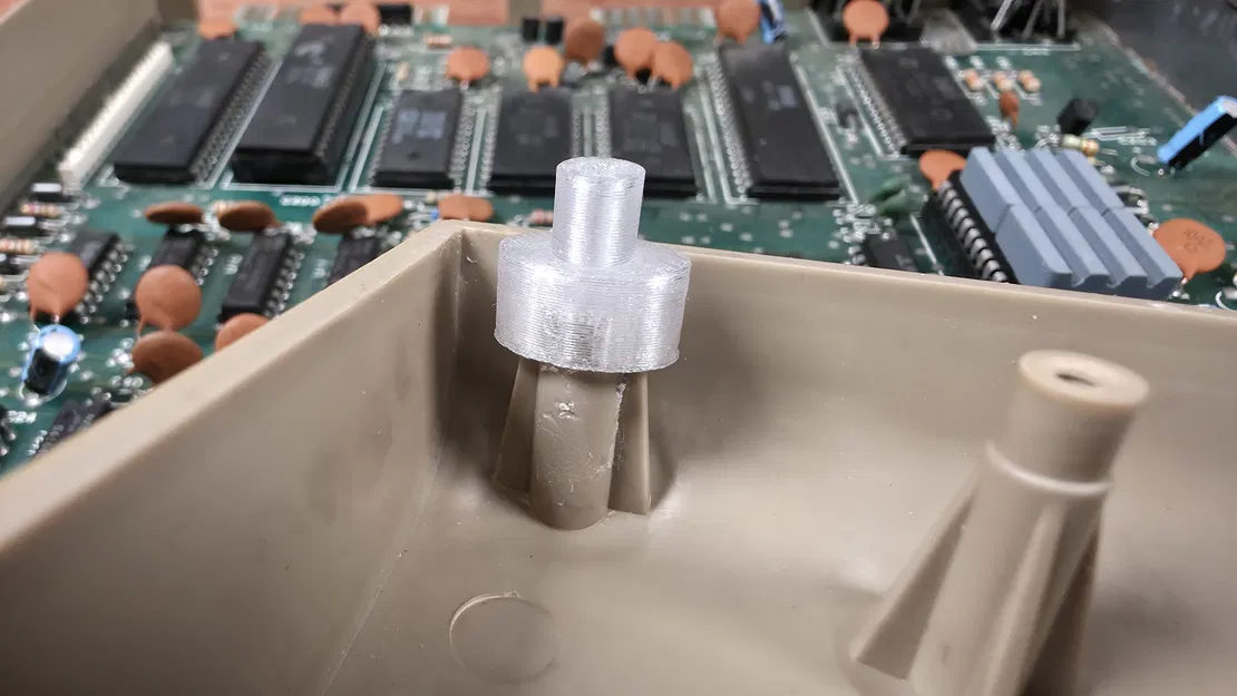 Ống Sleeve Trụ Bắt Vít Commodore C64 Post Sleeve - Image 1