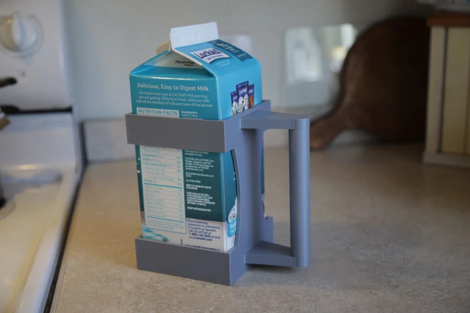 Giá đỡ hộp sữa nửa gallon (Half Gallon milk carton holder) - Image 1