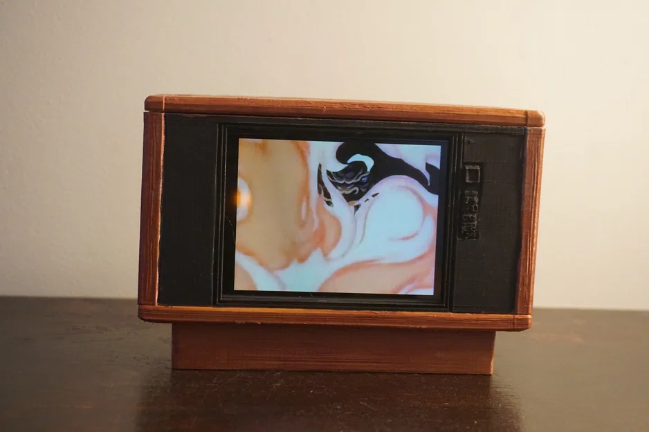 Giá đỡ điện thoại để bàn hình TV console thập niên 1980 - Image 1