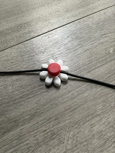 Kẹp & Sắp Xếp Dây Hình Hoa Cúc Daisy (Gắn Tường & Để Bàn) - Image 2