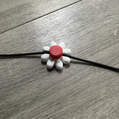 Kẹp & Sắp Xếp Dây Hình Hoa Cúc Daisy (Gắn Tường & Để Bàn)