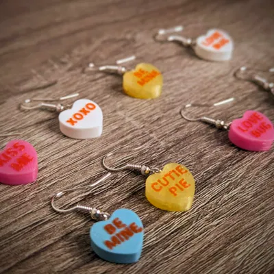 Bông tai trái tim kẹo phấn Chalk Heart Earrings