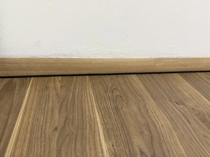 Kẹp giữ cáp Ethernet cho chân tường (baseboard) - Image 5