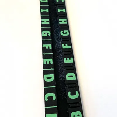 Khay Card Bomb Busters có nút lật (Flip Function)