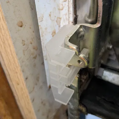 Chốt/ốp bảo vệ cửa máy rửa chén Bosch (door guard)