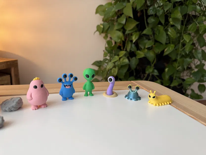 Round Alien — “Plumbo” - Image 5