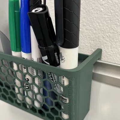 Giỏ Treo Đựng Bút Lông Bảng Trắng