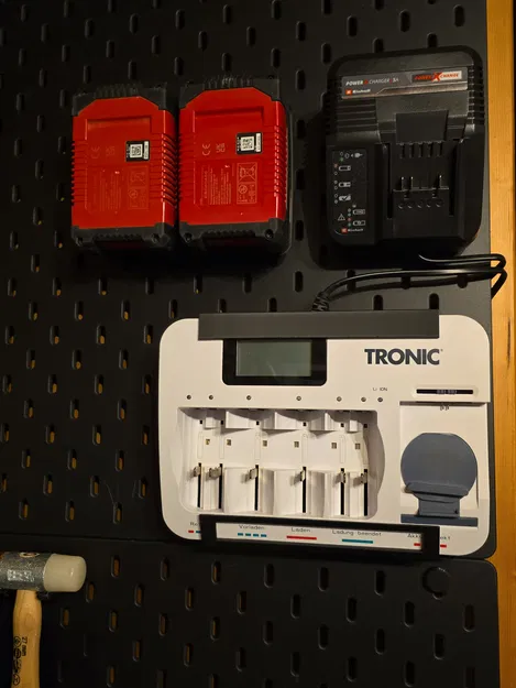 Giá gắn Skadis cho bộ sạc pin Tronic TLGL 1000 A1 - Image 1