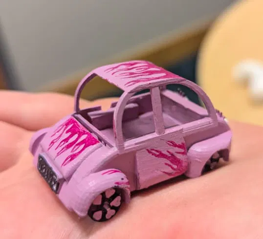 Xe Volkswagen Beetle kèm lông mi (Volkswagen Beetle with lashes) - Image 2