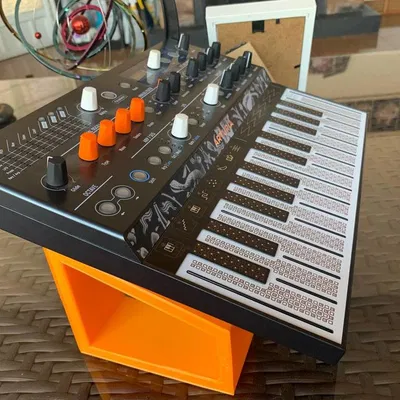 Kệ đỡ parametric cho synth Arturia Microfreak