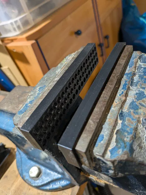 Ngàm mềm (soft jaws) cho ê-tô bàn (TPU) - Image 1