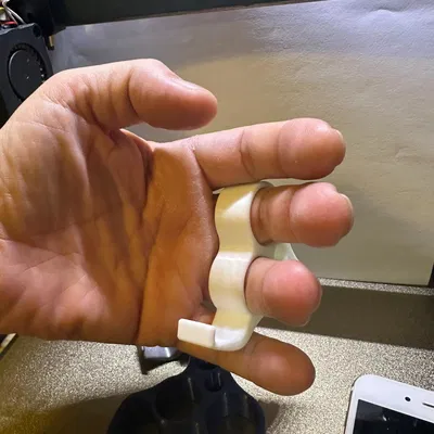 Little Finger Free (Giải cứu ngón út khi cầm điện thoại)