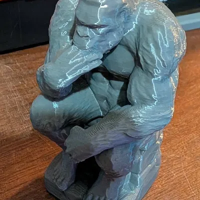 Bigfoot hoá thân thành “The Thinker”