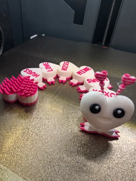 Flexi Valentines Heart Candy Creature - Image 1