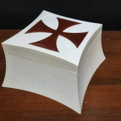 The Box of Curves – Hộp đựng với đường cong mạnh mẽ