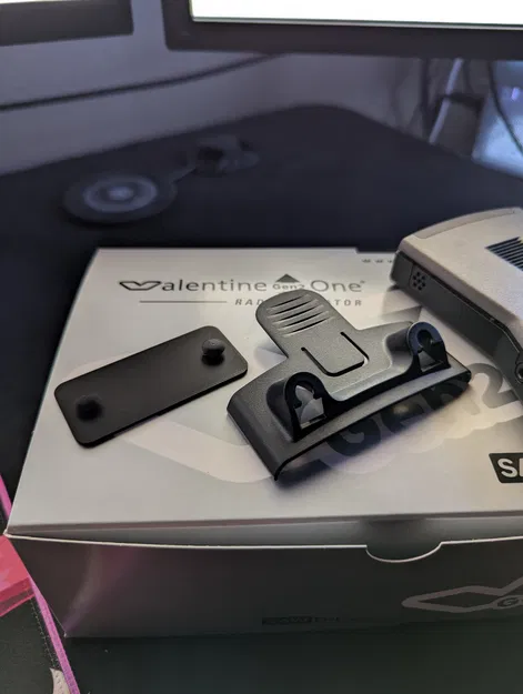 Ngàm gắn kính Valentine V1 Gen 2 cho Mustang S550 (Windshield Adapter Mount) - Image 1