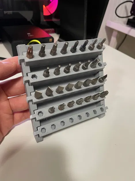 Giá treo mũi khoan pegboard với khay tháo rời - Image 1