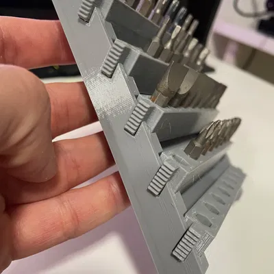 Giá treo mũi khoan pegboard với khay tháo rời