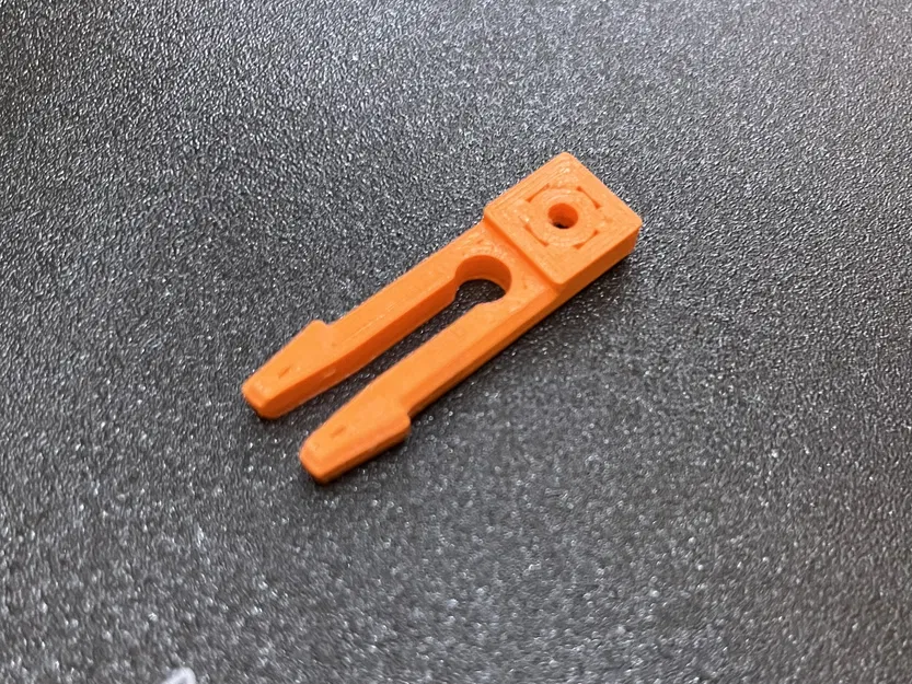 Clip bắt vít ray Carrera 124 xuống tấm đế - Image 3