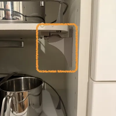 IKEA Rationell tủ bếp góc: bracket đỡ kệ kéo carousel (hợp Utrusta)