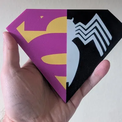 Bizarro - Venom Shield (Khiên crossover kiểu Superman)