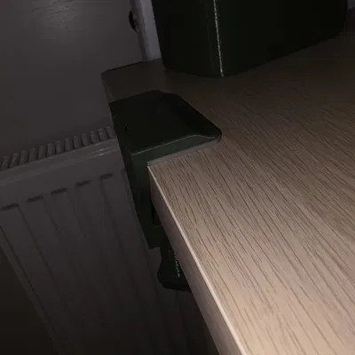 Tay nắm (Grip) cho thùng rác để bàn của DrKronos