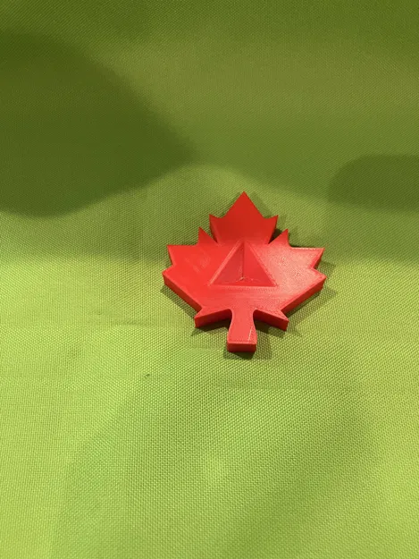 Kệ đỡ Rubik hình lá phong (Maple leaf Rubiks cube stand) - Image 2