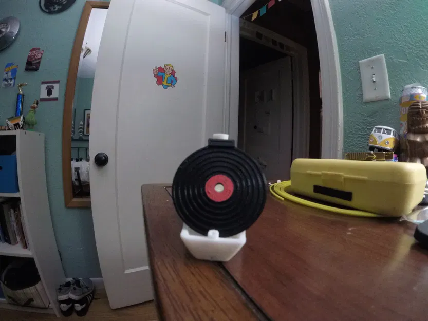 Dây chuyền/mặt dây chuyền dạng đĩa nhạc (record necklace/medalion) - Image 1