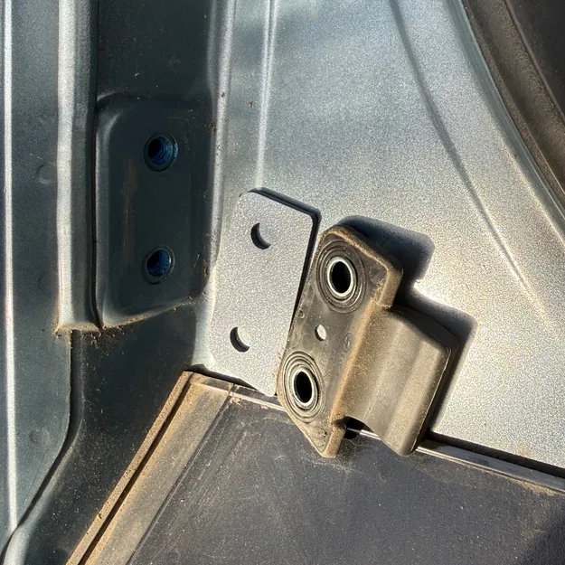 Miếng chêm (Shims) cho dẫn hướng cốp sau Ioniq 5 2024 - Image 2