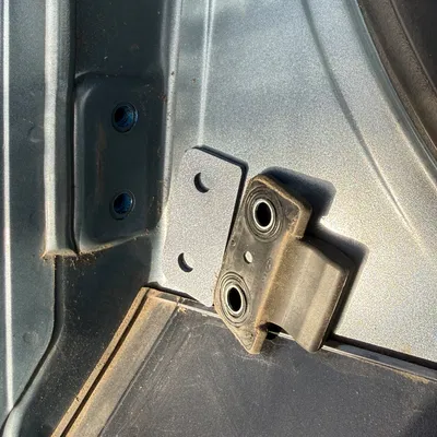 Miếng chêm (Shims) cho dẫn hướng cốp sau Ioniq 5 2024